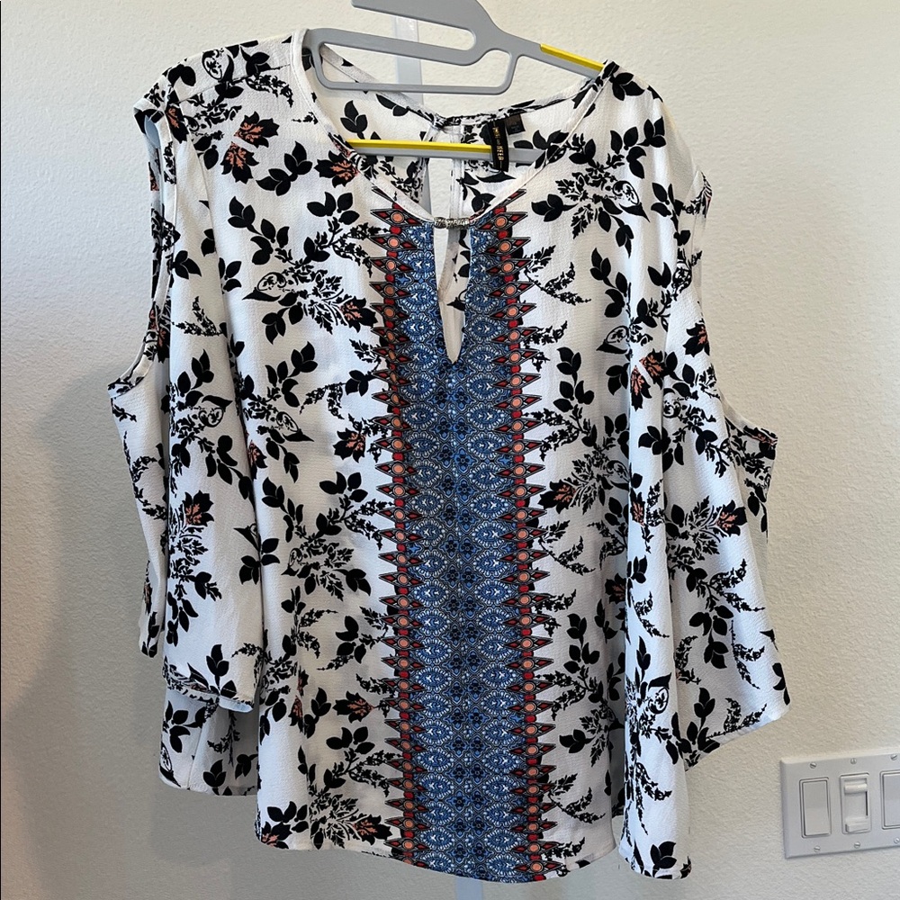 Elegant Women's Blouse with Floral and Geometric Patterns